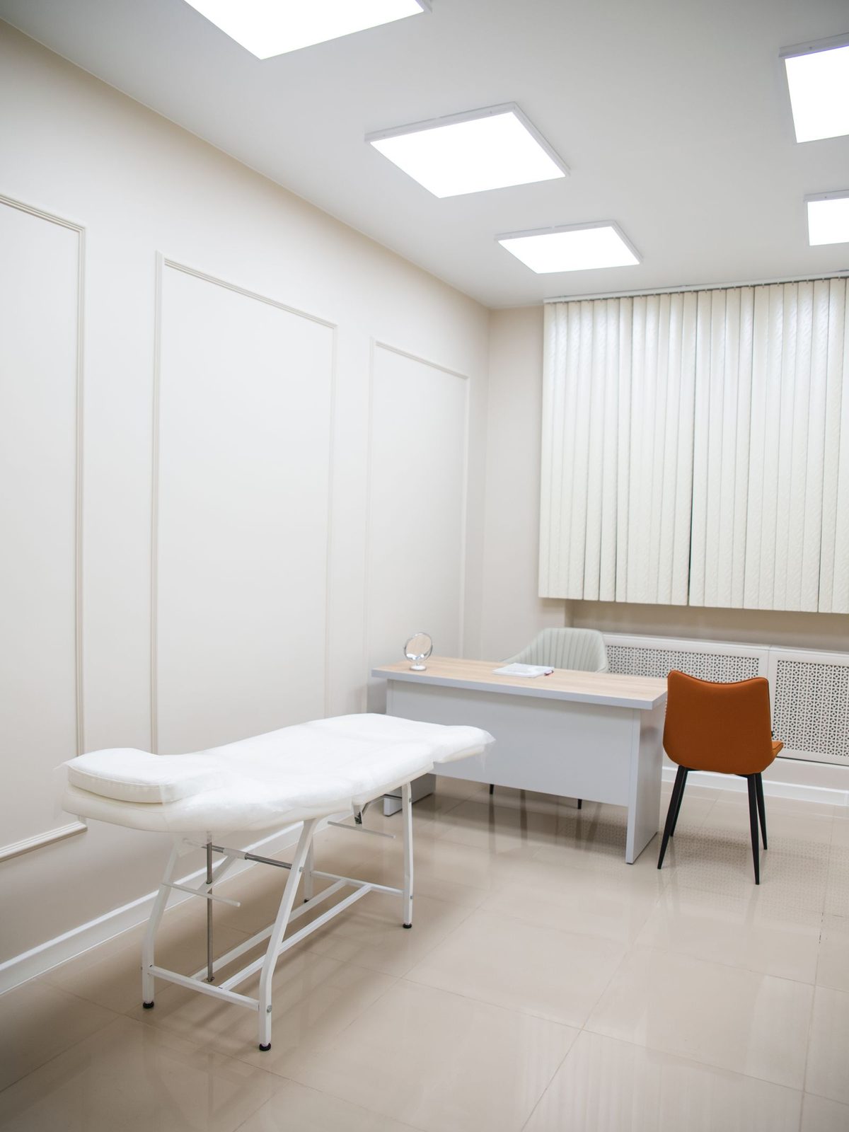 Cabine de soin épurée — ambiance de l'institut Rivélisse à Nice 06300